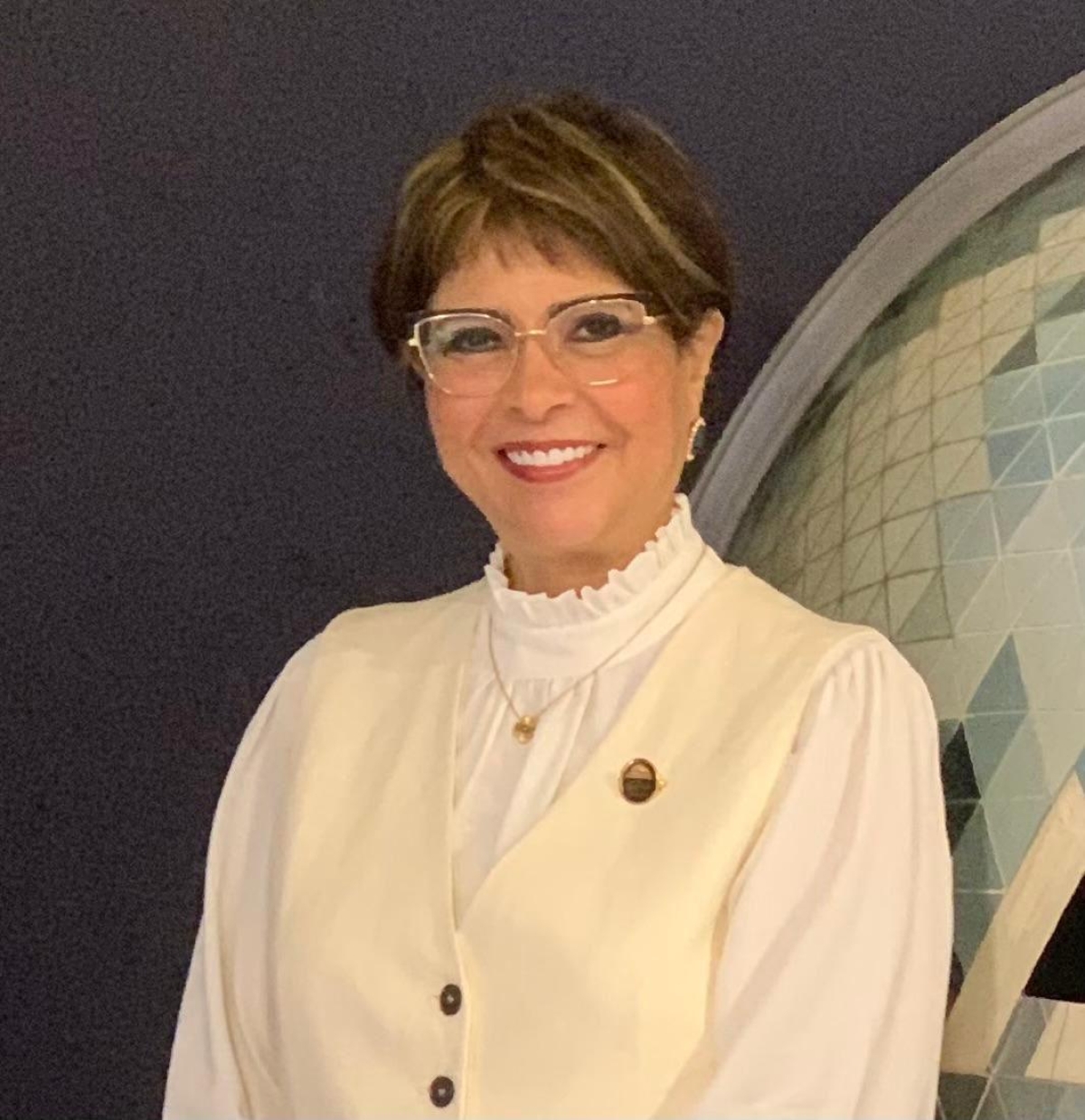 تهنئة الدكتورة راندا مصطفى لتعيينها عضوا بمجلس النواب